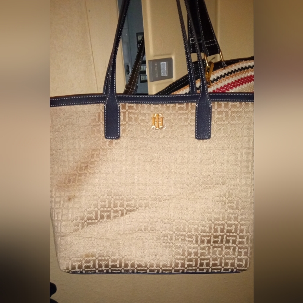 Tommy Hilfiger bag